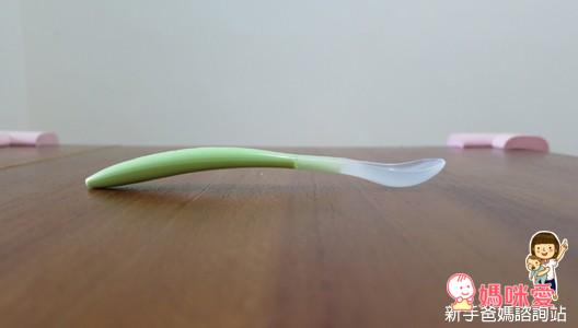 《美國》Take and Toss 防漏吸管學習杯 / Strawlution神奇吸管 / Onbibaby副食品擠壓器+Munchkin防漏零食杯組合