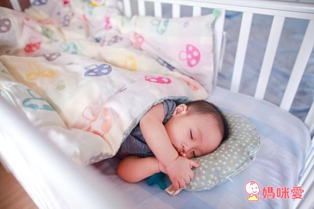 《日本Hoppetta》六層紗防踢被/ 蘑菇棉被/ 保溫保冷提袋/ 保暖披巾 / 外出收納包