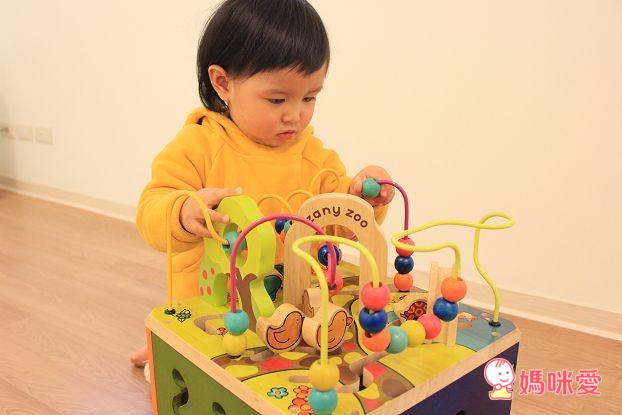 B.Toys 小丑動物園