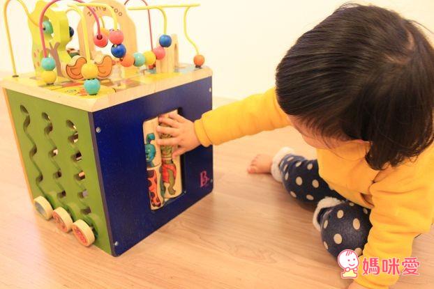 B.Toys 小丑動物園