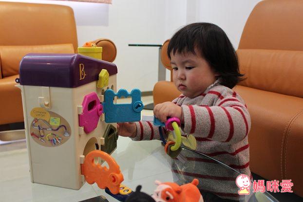 【新品加入!】《美國B.Toys》感統玩具 激發寶寶想像力