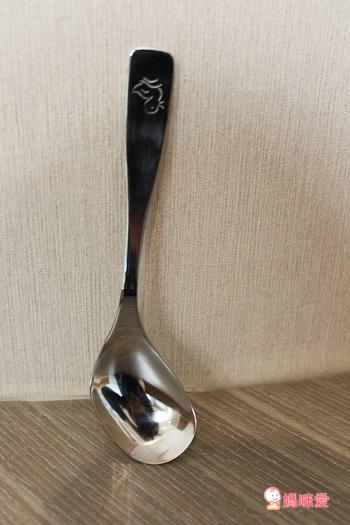 (新色加入!)美國Thinkbaby無毒不鏽鋼兒童餐具組 / 德國不鏽鋼歪頭小鴨湯匙