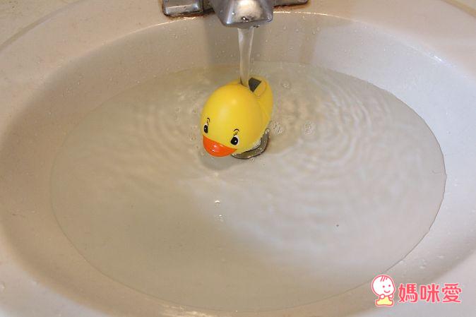 寶寶洗澡好幫手》丹麥Flexibath摺疊浴盆 / 洗髮帽 / 電子水溫計 / 軟式馬桶攜帶座墊