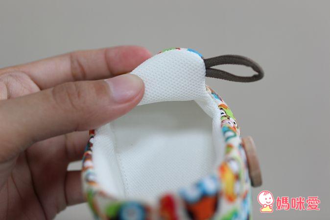 《韓國Kinderspel》可雙面穿戴遮陽帽 / 寬頭柔軟學步鞋 / 造型防水圍兜 / 圍兜領巾