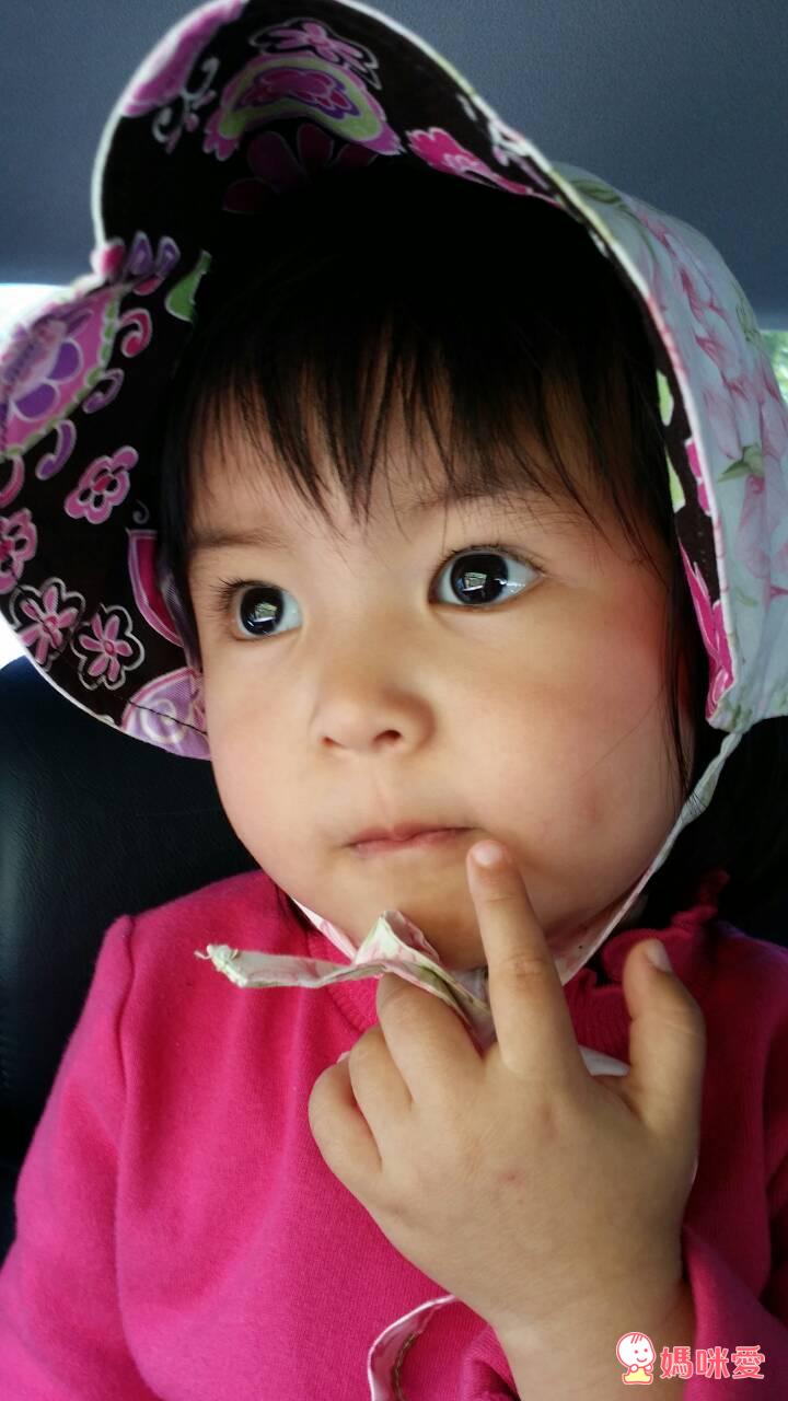 《韓國Kinderspel》可雙面穿戴遮陽帽 / 寬頭柔軟學步鞋 / 造型防水圍兜 / 圍兜領巾