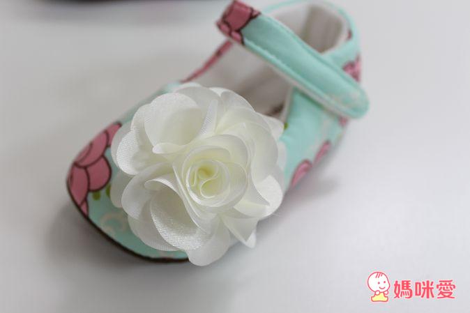 《韓國Kinderspel》可雙面穿戴遮陽帽 / 寬頭柔軟學步鞋 / 造型防水圍兜 / 圍兜領巾