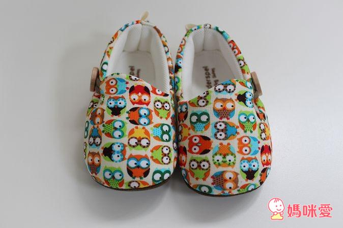 《韓國Kinderspel》可雙面穿戴遮陽帽 / 寬頭柔軟學步鞋 / 造型防水圍兜 / 圍兜領巾