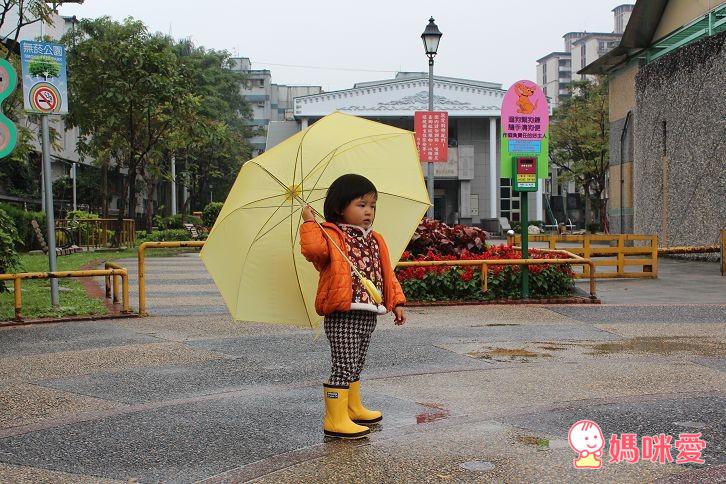 英國JoJo Maman Bebe》時尚繽紛。好搭配 兒童雨鞋