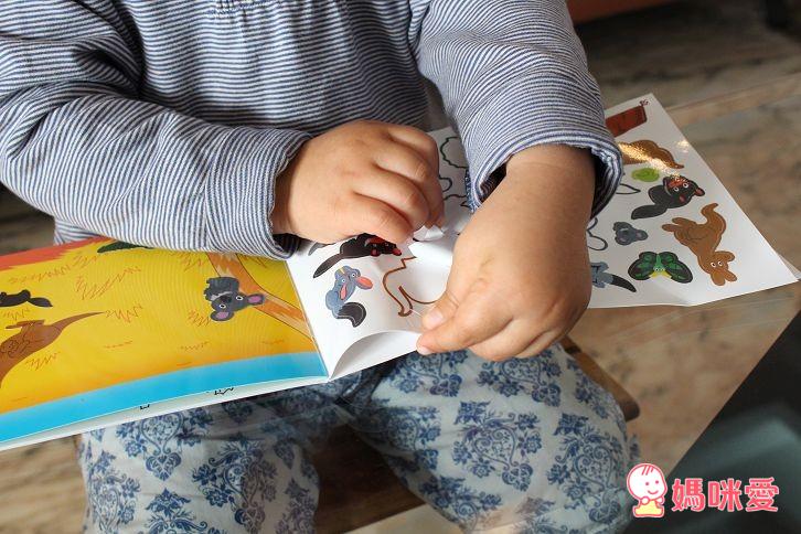 日本LIEBAM 好攜帶、好好玩、可貼可畫 遊戲貼紙書