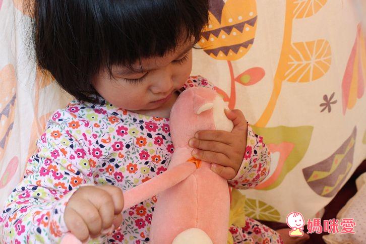 美國miYim 有機棉製成 故事書娃娃 / 瑜珈娃娃 / 手搖鈴 / 推車娃娃