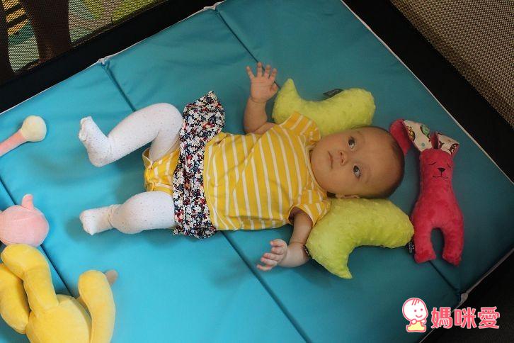 【媽咪愛♥獨家首賣】4moms 遊戲床(嬰兒網床) 單手即搞定遊戲床的展開及收納