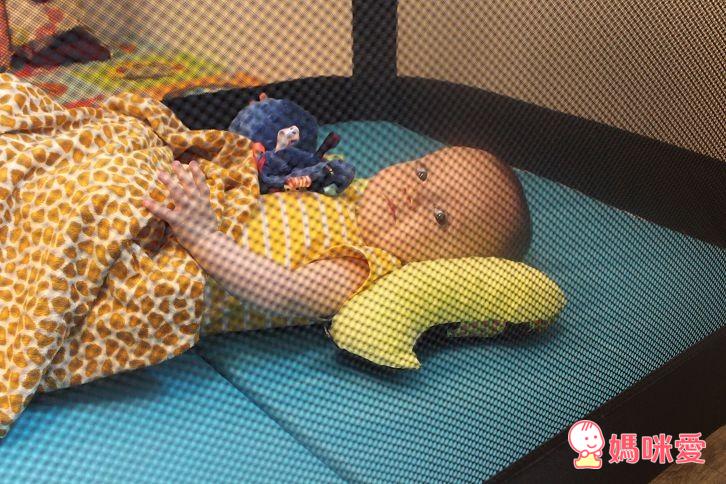 【媽咪愛♥獨家首賣】4moms 遊戲床(嬰兒網床) 單手即搞定遊戲床的展開及收納