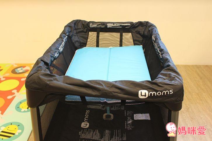 【媽咪愛♥獨家首賣】4moms 遊戲床(嬰兒網床) 單手即搞定遊戲床的展開及收納