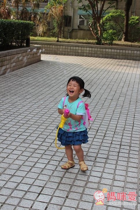 《戶外好好玩》韓國 造型手持水槍 / 卡通造型水槍背包 / 安全無毒 吹泡泡組