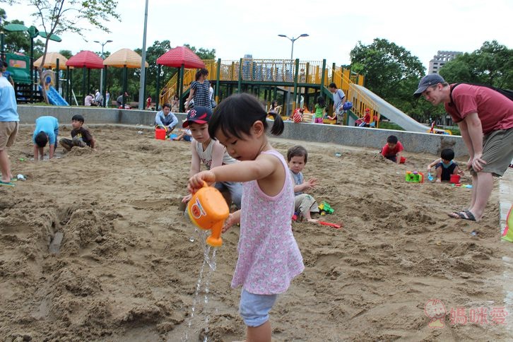 【預購】《夏日玩沙、玩水工具》麵包超人七件組、五件組 / 湯瑪士 & 冰雪奇緣新加入唷 ❤