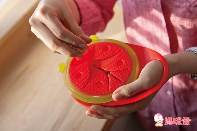 英國嬰幼兒品牌Brother Max》進餐餵食組 / 雙層冷飲壺 / 奶粉分裝盒