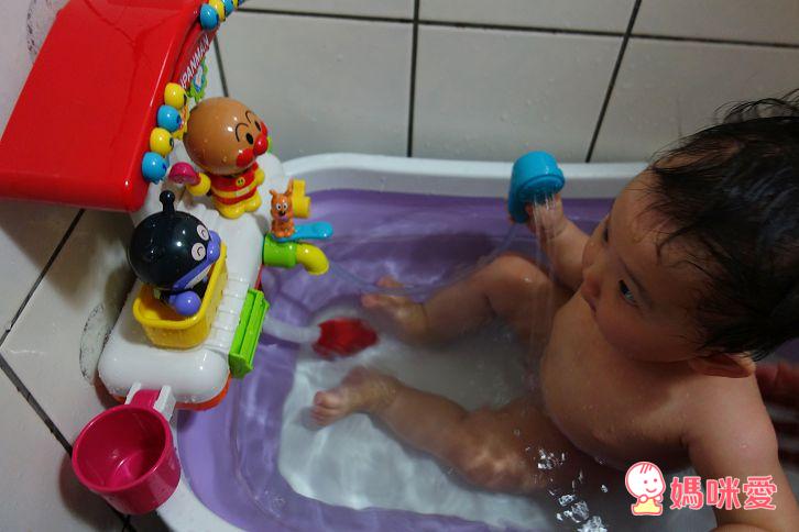 【預購團】打造浴室小樂園《日本創意洗澡玩具》Kitpas水性畫筆 / 麵包超人玩翻天花灑