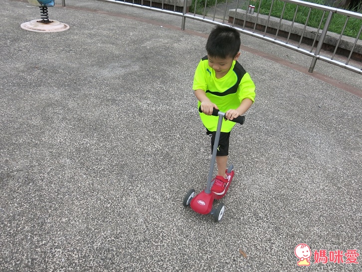 《美國百年品牌 Radio Flyer》滑板車 / 4 in 1三輪推車 / 領航者平衡車