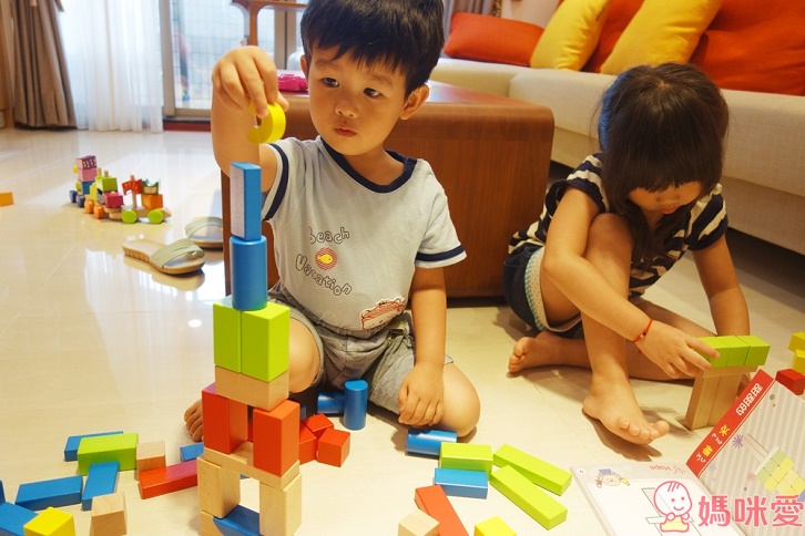 《德國 Hape》小童玩具無毒木製竹子玩具 / 積木 / 迷宮 / 字母拼圖(2歲以上適用)