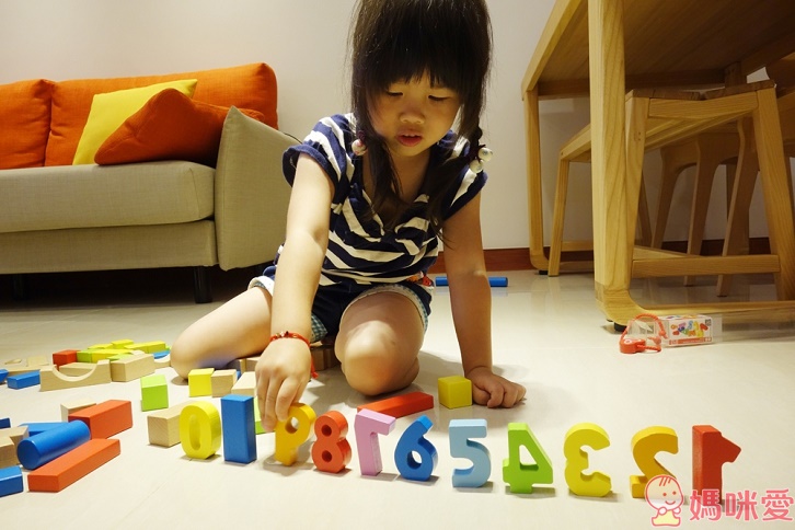 《德國 Hape》小童玩具無毒木製竹子玩具 / 積木 / 迷宮 / 字母拼圖(2歲以上適用)