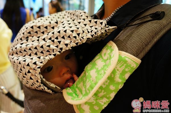 Pognae No.5 超輕量機能坐墊型背巾 