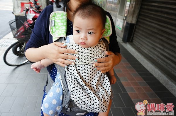 Pognae No.5 超輕量機能坐墊型背巾 