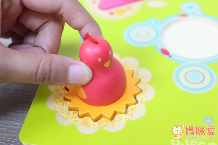 【法國DJECO】小童款 手作風質感木玩。【美國ALEX】小手鈕釦拼拼樂 / 小手穿線樂