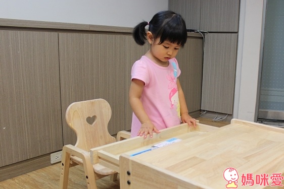 【預購至11/28】《Mesa Silla寶寶自主桌椅組》三階段調整桌椅 打造小童閱讀、遊戲空間