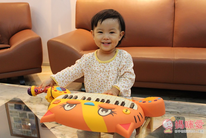 B.toys 大嘴貓鋼琴