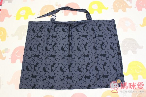 美國Baby au lait 時尚哺乳巾尺寸是90*65