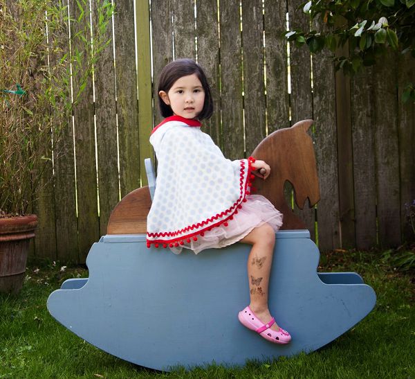 【預購至12/9】《美國純手工 Peri斗篷》化身冬日小精靈