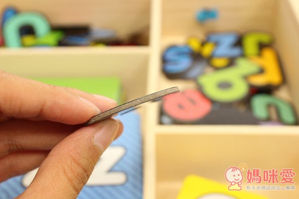 InnovativeKids 的拼圖等紙製品都是採用認證過的林木製造，玩具具有環保意義又很耐玩（厚度夠不怕容易損壞）
