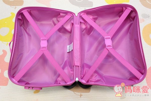 【預購團】《冰雪奇緣》吹起兒童界的公主風 餐具組 / 行李箱 / 創意珠珠盤 / 音樂盒 