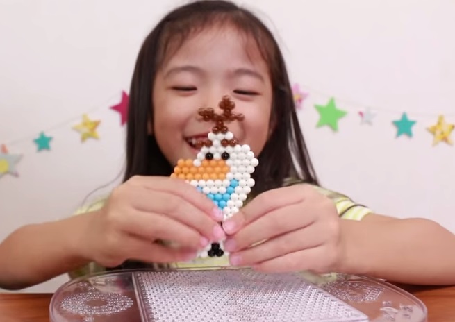 【預購團】《冰雪奇緣》吹起兒童界的公主風 餐具組 / 行李箱 / 創意珠珠盤 / 音樂盒 