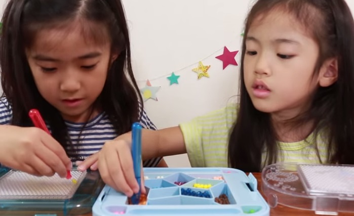 【預購團】《冰雪奇緣》吹起兒童界的公主風 餐具組 / 行李箱 / 創意珠珠盤 / 音樂盒 