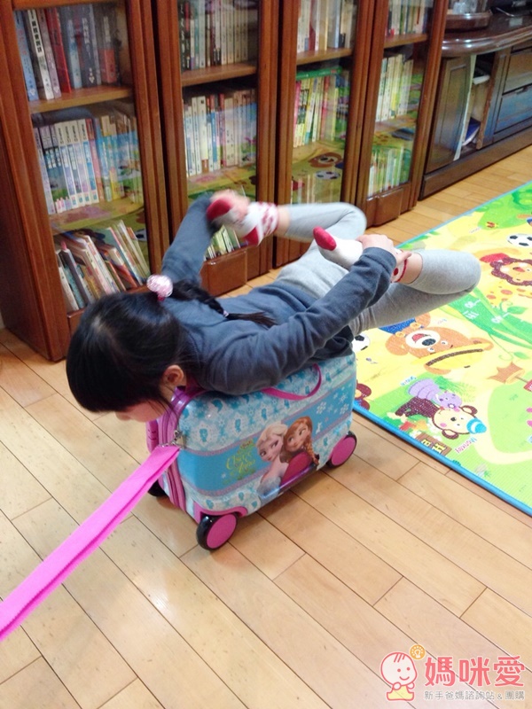 【預購】日本外出好物 ♥ 推車夾式電扇 / 迪士尼可乘用行李箱 