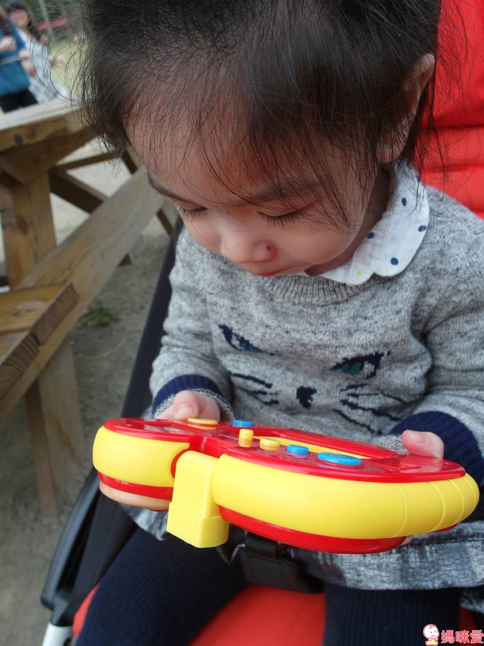 【預購團】麵包超人玩具團》兒童相機 / 捕蟲磁鐵書 / 貼紙書 / 玩具收納箱 /超大彈力球