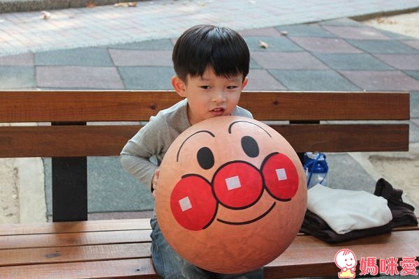 【預購團】麵包超人玩具團》兒童相機 / 捕蟲磁鐵書 / 貼紙書 / 玩具收納箱 /超大彈力球