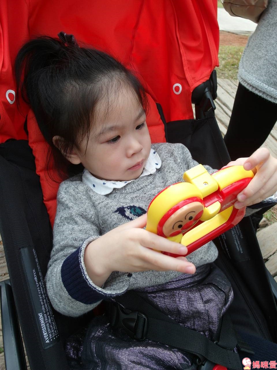 【預購團】麵包超人玩具團》兒童相機 / 捕蟲磁鐵書 / 貼紙書 / 玩具收納箱 /超大彈力球