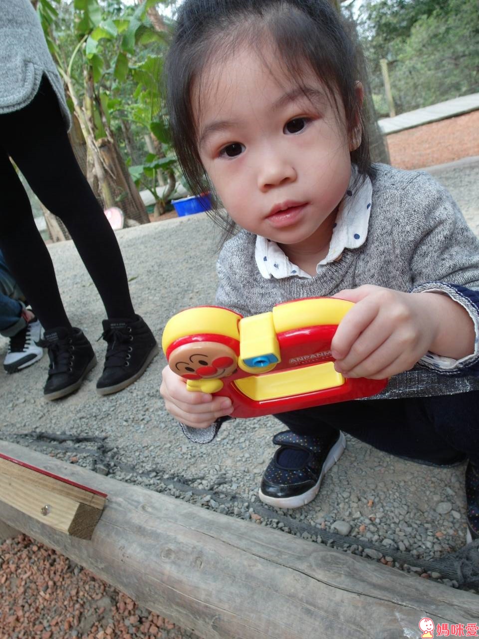 【預購團】麵包超人玩具團》兒童相機 / 捕蟲磁鐵書 / 貼紙書 / 玩具收納箱 /超大彈力球