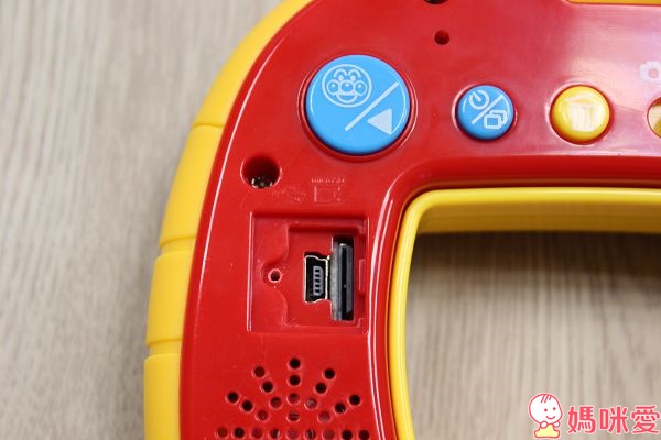 【預購團】麵包超人玩具團》兒童相機 / 捕蟲磁鐵書 / 貼紙書 / 玩具收納箱 /超大彈力球