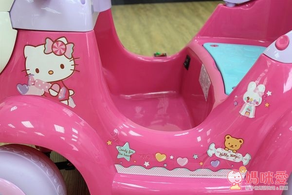 Hello Kitty 兒童電動車