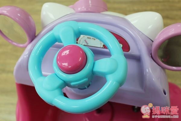 Hello Kitty 兒童電動車