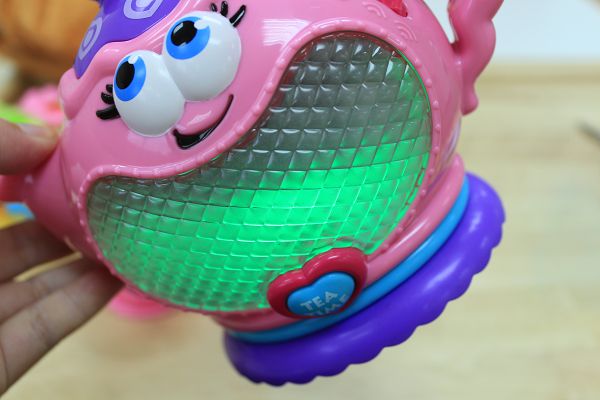 《美國Leap Frog》互動玩具 閱讀小狗 / 創意小相機 / 歡樂學習農場 / 扮家家酒組