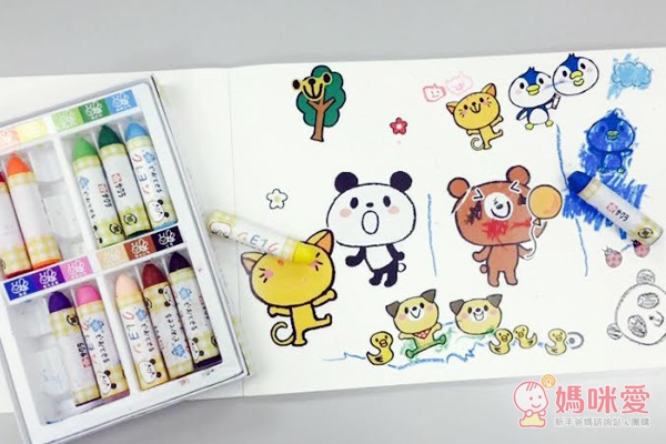 【預購團】動動手・著色塗鴉趣》日本豪華12色可水洗蠟筆貼紙冊 / 卡通圖案18頁彩色筆畫圖本