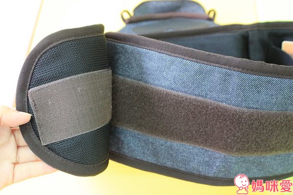 太神奇！韓國時尚款《 Sinbii坐墊式背巾 》多重置物空間 外出收納方便 