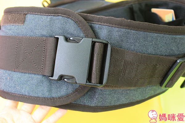 太神奇！韓國時尚款《 Sinbii坐墊式背巾 》多重置物空間 外出收納方便 