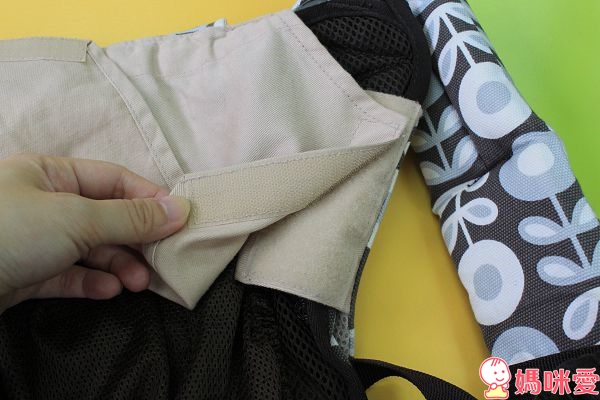 太神奇！韓國時尚款《 Sinbii坐墊式背巾 》多重置物空間 外出收納方便 