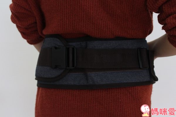 太神奇！韓國時尚款《 Sinbii坐墊式背巾 》多重置物空間 外出收納方便 