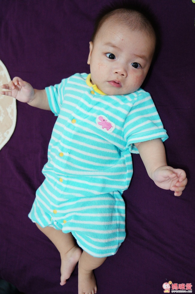 【現貨團】《日本 Chuckle Baby》60-70cm新生兒秋季服飾 粉嫩連身衣 / 包屁衣